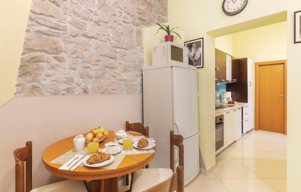 Apartment Lubina